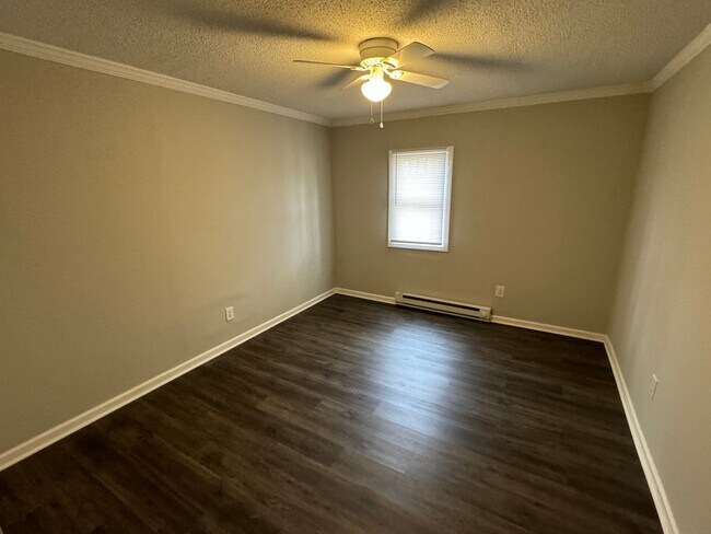 Building Photo - Main1212 A-B-C