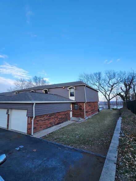 End unit, private street, attached garage - 4564 Ohio Ave