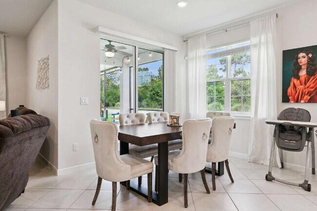 Building Photo - Discover Comfort and Space in this 4-Bed, 2-Bath Orlando Gem!
