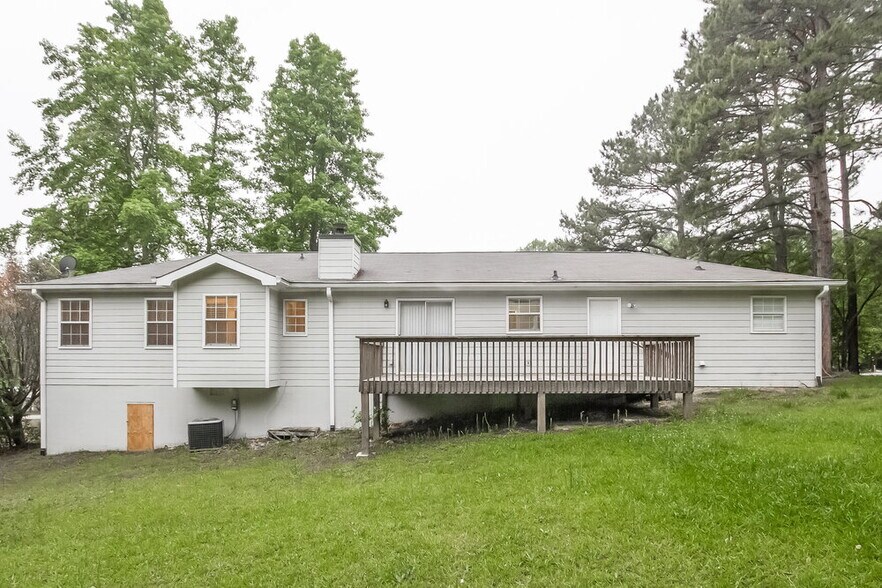 Building Photo - 1610 Summit Ridge