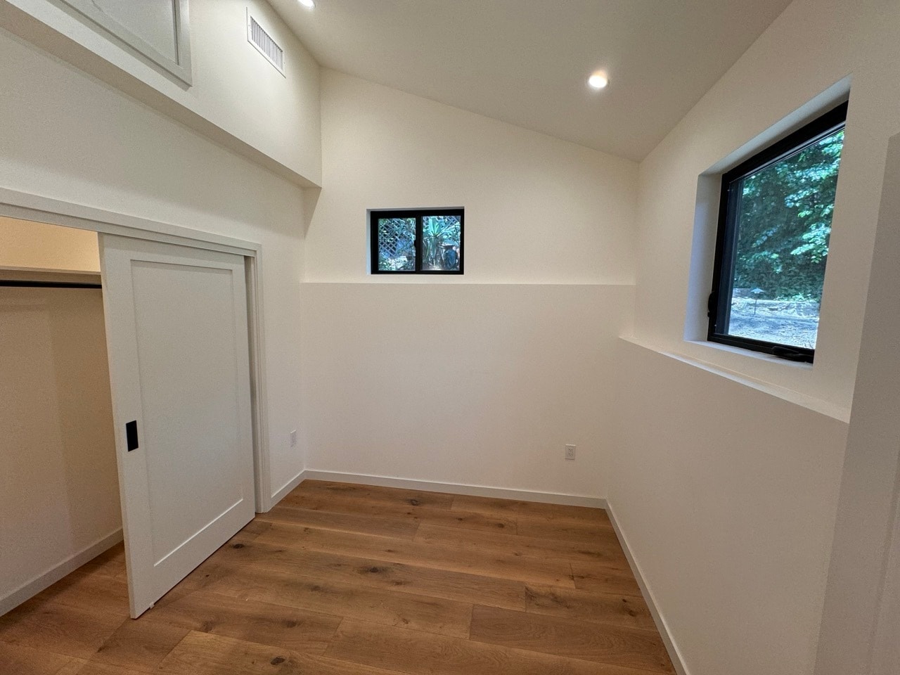 Building Photo - 2111 Hyperion Ave