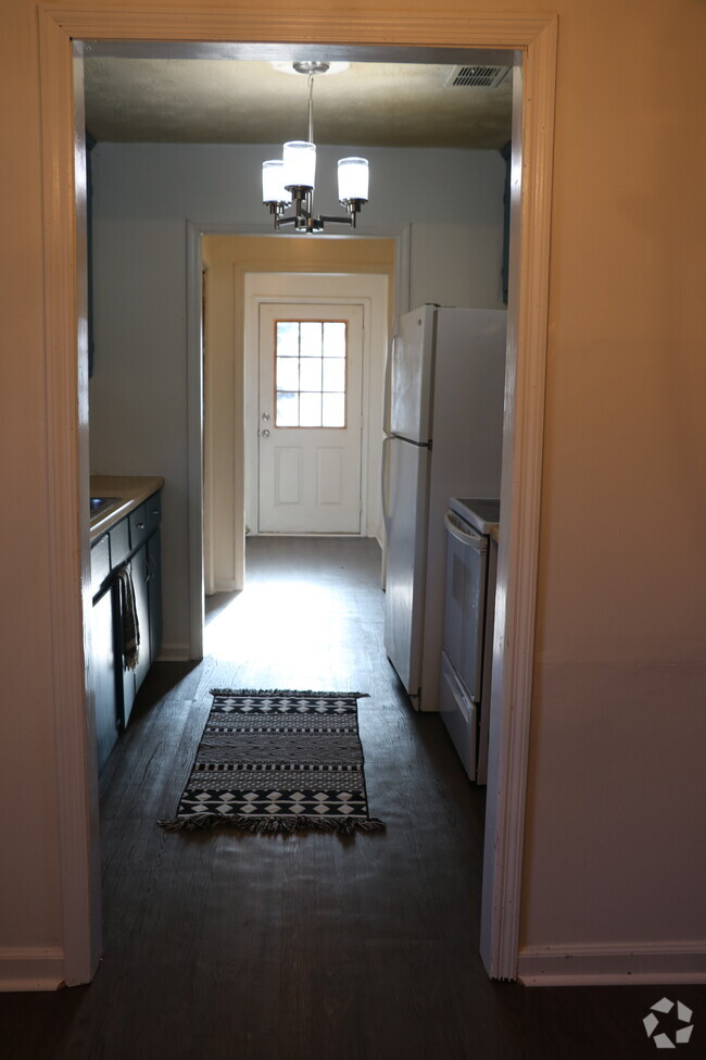 Building Photo - 124 Oak Park Ct