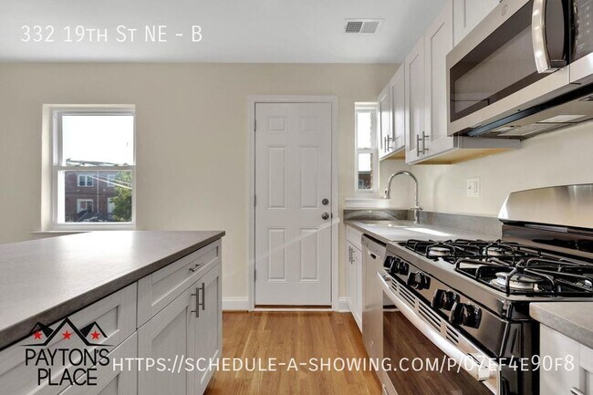 Building Photo - 332 19th St NE