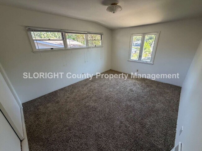 Building Photo - AVAILABLE JUNE - 4 Bed/ 2 Bath SLO Home