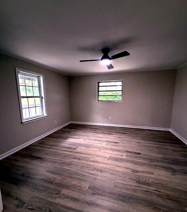 Building Photo - 801 Rutledge Dr