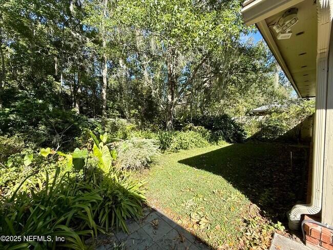 Building Photo - 2217 Hammock Oaks Dr N