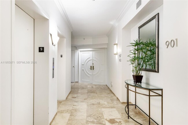 Building Photo - 300 South Pointe Dr