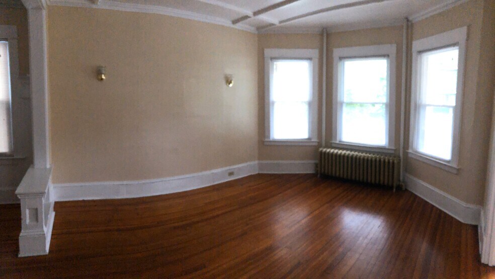 Building Photo - 817 Myrtle Ave