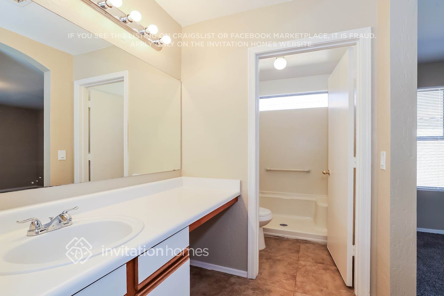 Building Photo - 725 S Parkwood