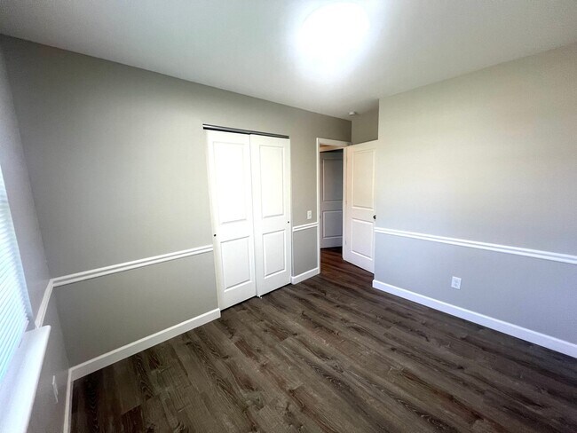 Building Photo - Beautifully updated 3 Bedroom 1 Bath Home ...