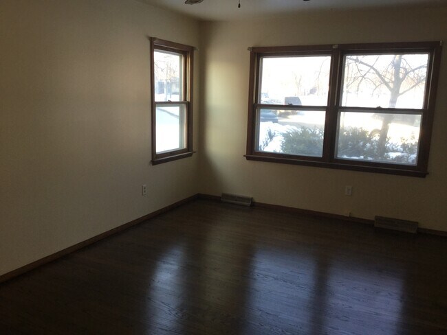 Building Photo - 9727 W Reichert Pl