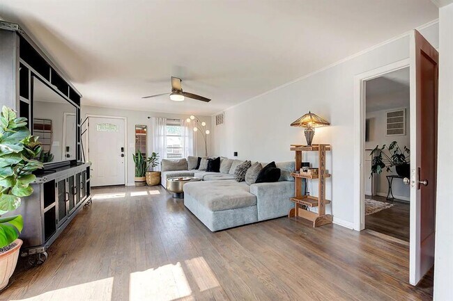 Building Photo - 3801 NW 25th St