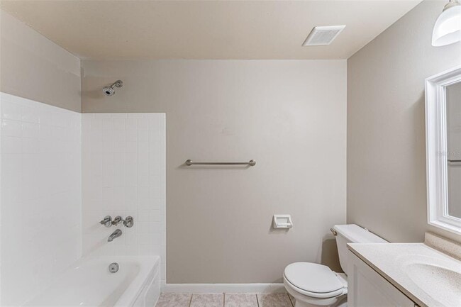 Building Photo - 16017 Woodpine Dr