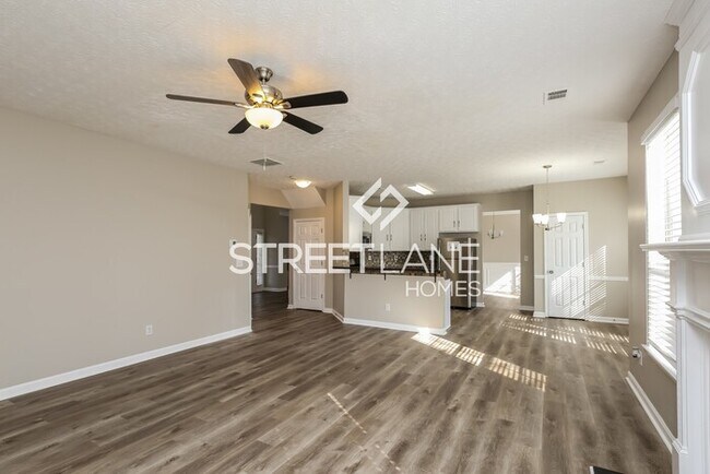 Building Photo - NOW OFFERING FIRST FULL MONTH FREE!