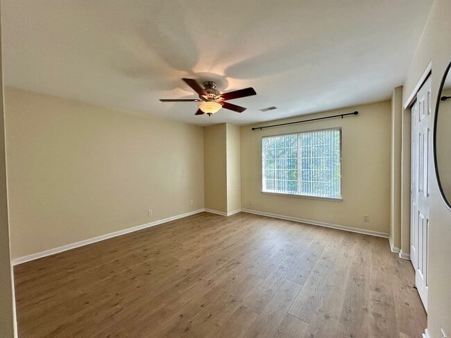 Building Photo - 1441 Walnut Hill Ave