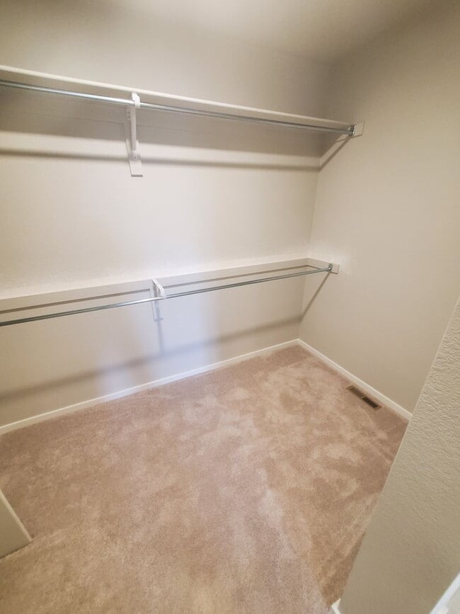 Building Photo - Updated and Bright 3 Bedroom Townhouse in Greeley!