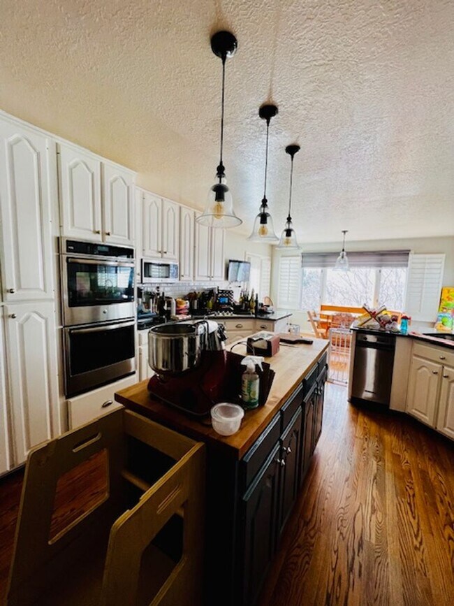 Building Photo - 4045 Beus Dr