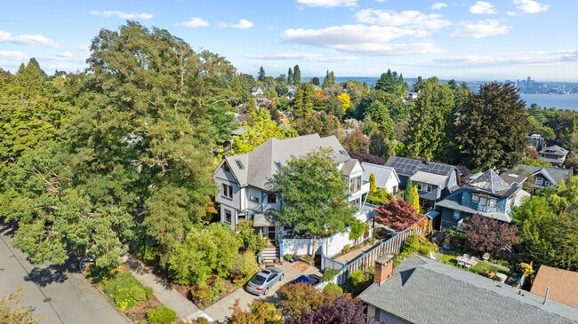 Building Photo - Welcome Home to Terrace View!