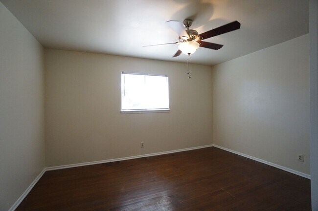 Building Photo - 11615 Sandman Dr