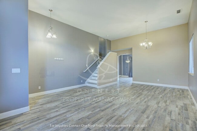 Building Photo - 4 Bedroom, 2 bathroom, 2 car garage