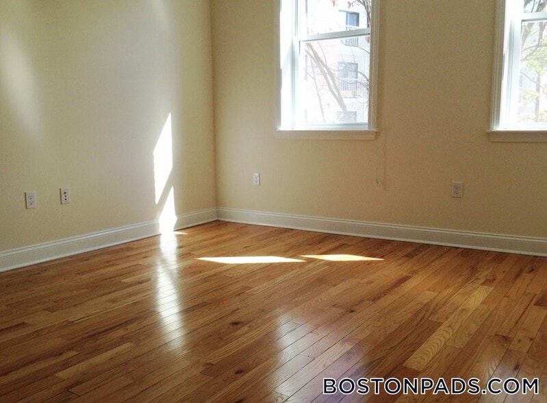 Building Photo - 3 Chauncy St