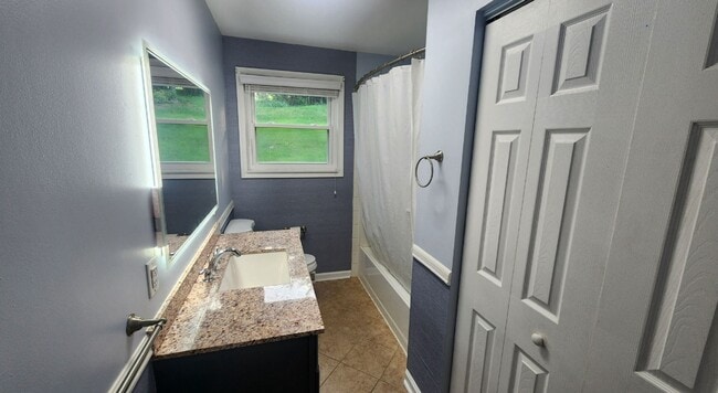 Building Photo - Washington - 3 Bedroom 1 Bathroom - Update...