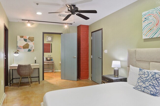 Building Photo - 1041 Constance St