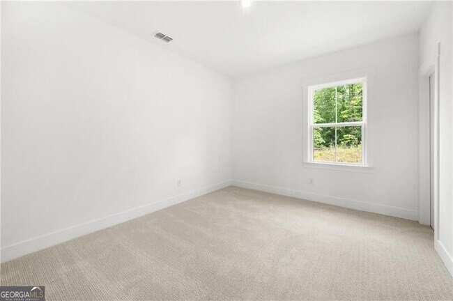 Building Photo - 2815 Medford Dr