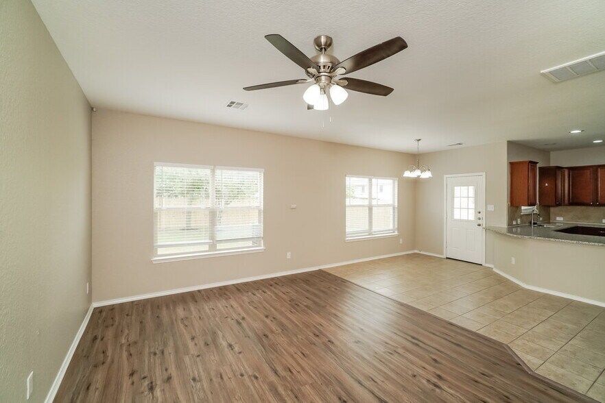 Building Photo - 357 Saddlehorn Way