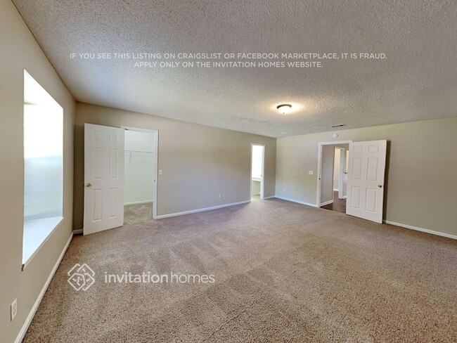 Building Photo - 12281 Autumnbrook Trail E