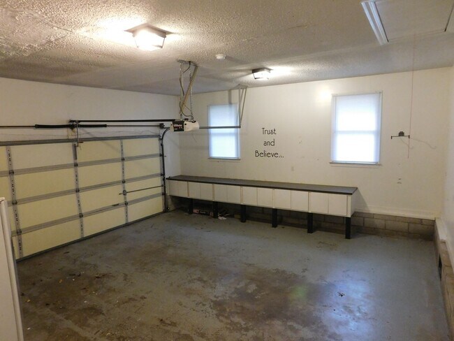 Building Photo - 278 Gatewood Dr