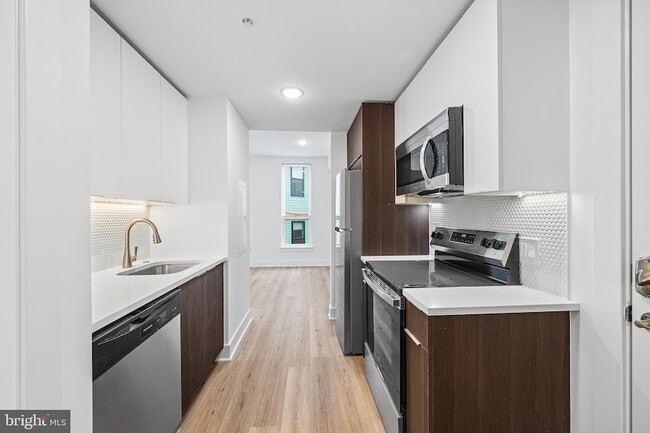 Primary Photo - 4324 Lancaster Ave