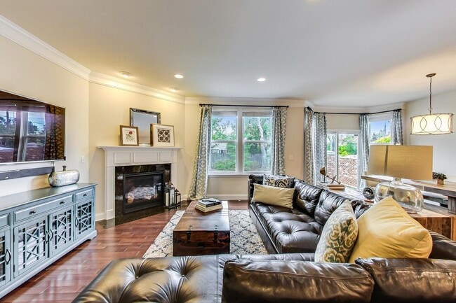 Building Photo - 1382 Kensington Ct