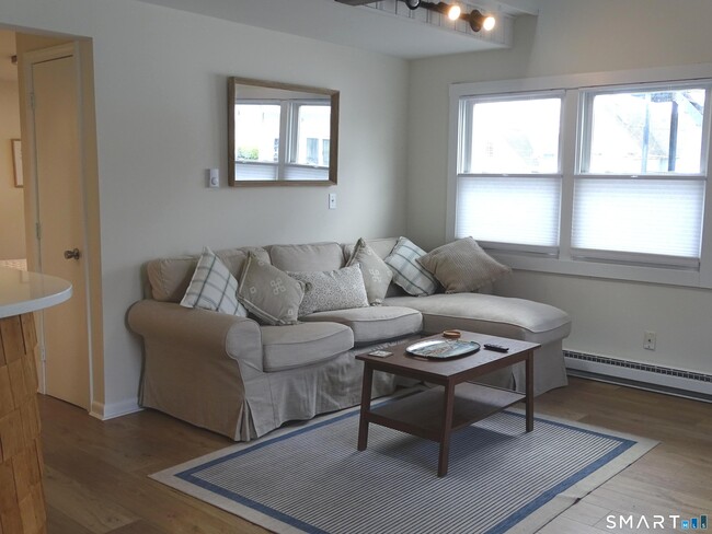 Building Photo - 81 Church St