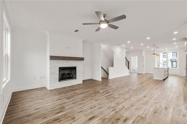 Building Photo - 532 Healy Dr