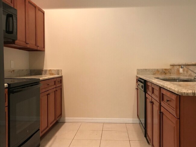 Building Photo - Ready for Move in!