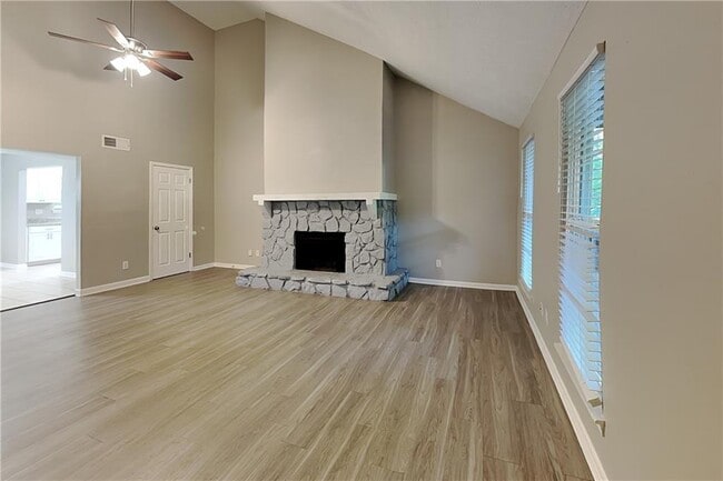 Building Photo - 4750 Jamerson Forest Cir