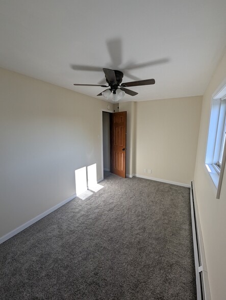 Building Photo - 228 School St