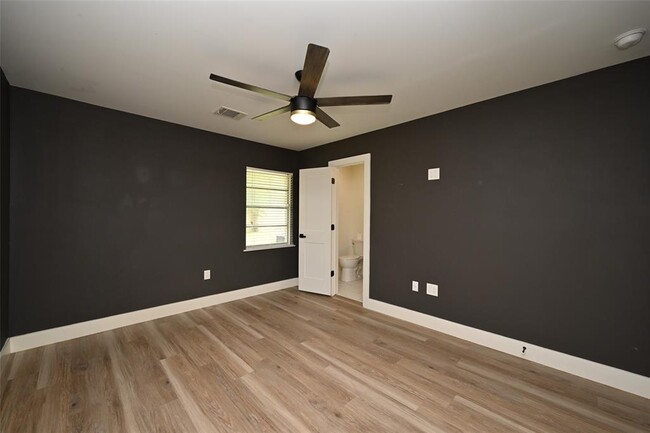 Building Photo - 3007 Maple Grove Ln
