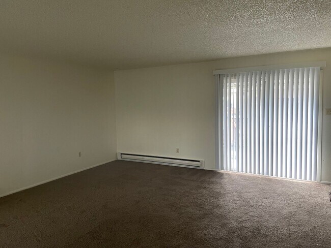 Building Photo - 482 Smithridge Park