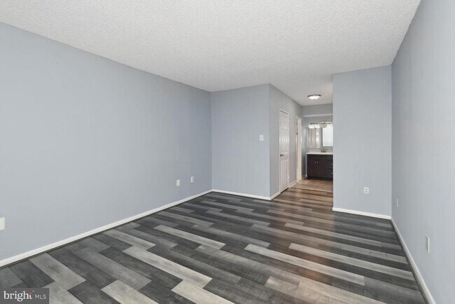 Building Photo - 3701 S George Mason Dr