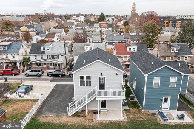 Building Photo - 153 Morgan St