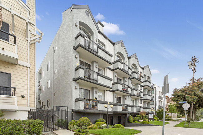 Building Photo - 10823 Hortense St