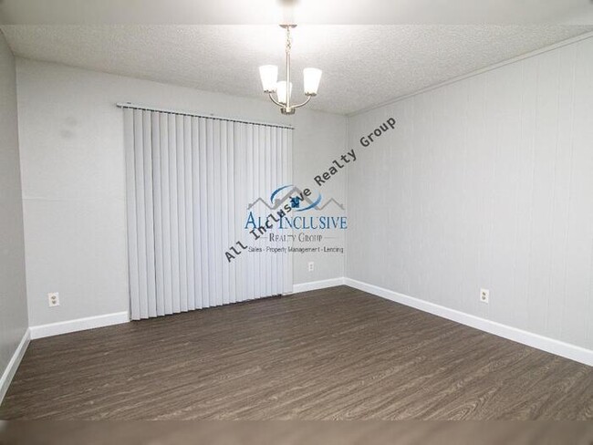 Building Photo - Gorgeous Duplex in Rancho Cordova!