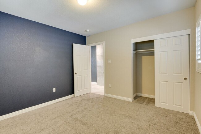 Building Photo - Charming 3-Bedroom Home in Historic John S...