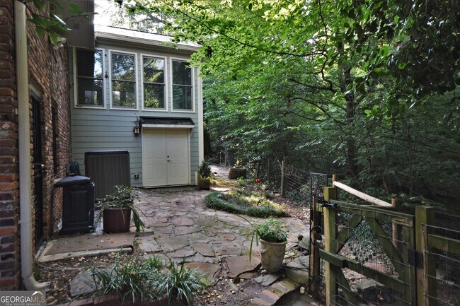 Building Photo - 2535 Melinda Dr NE