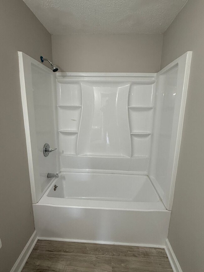 Building Photo - Richland Apartments Building B