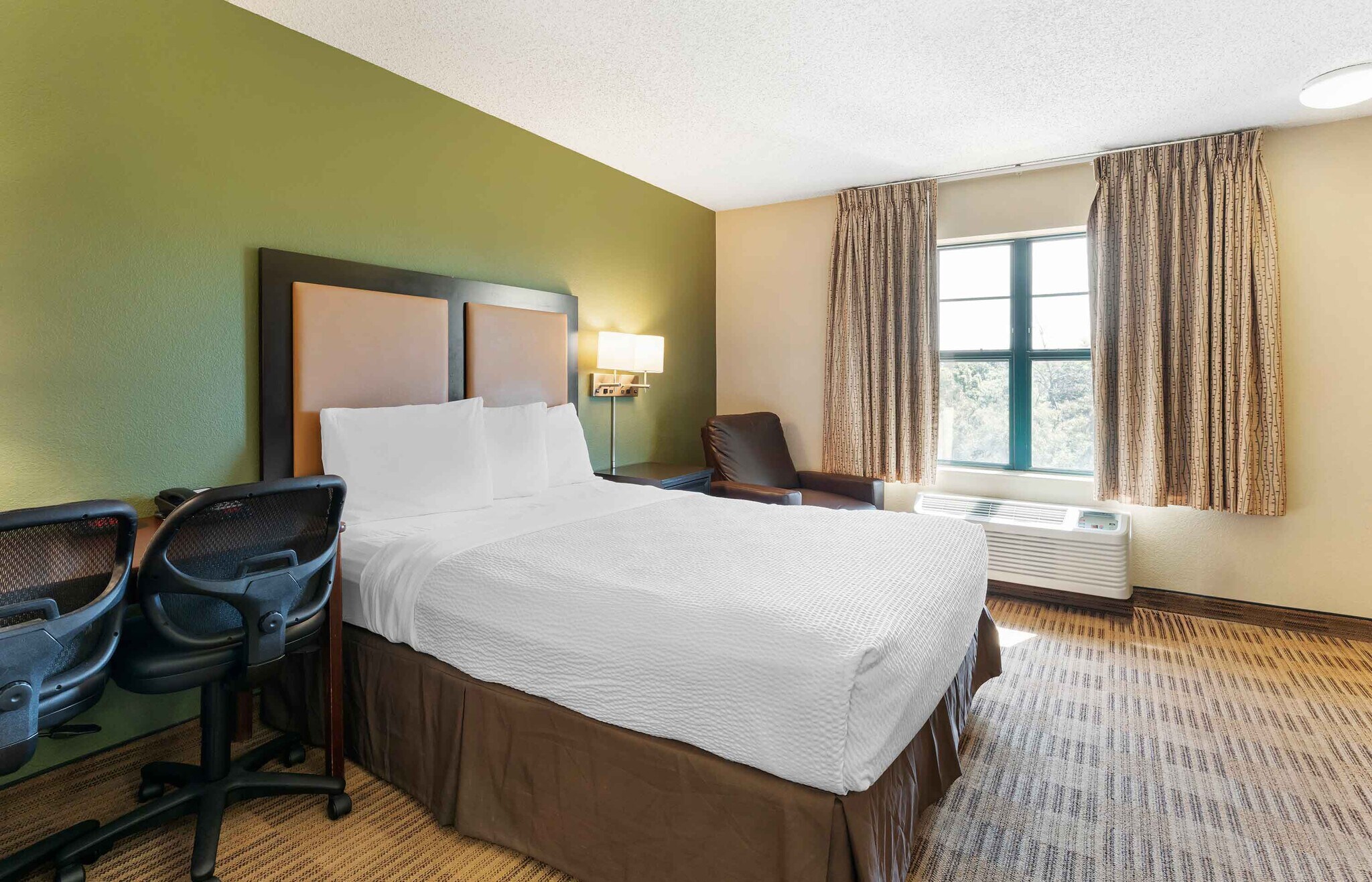 Building Photo - Furnished Studio-Richmond - Hilltop Mall