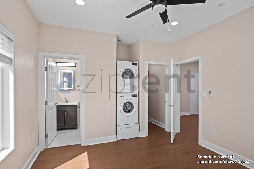 Building Photo - 881 Kenneth Ave