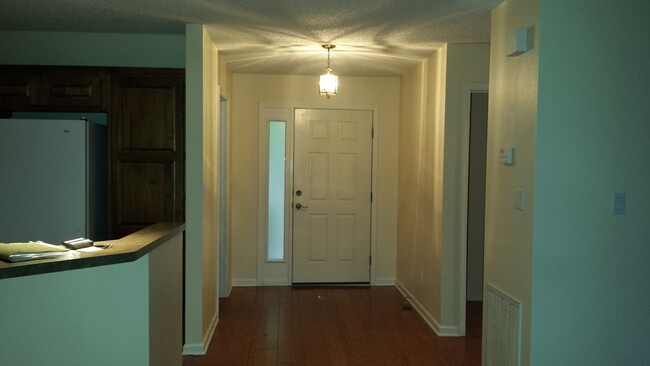 Building Photo - 34 Alta Way